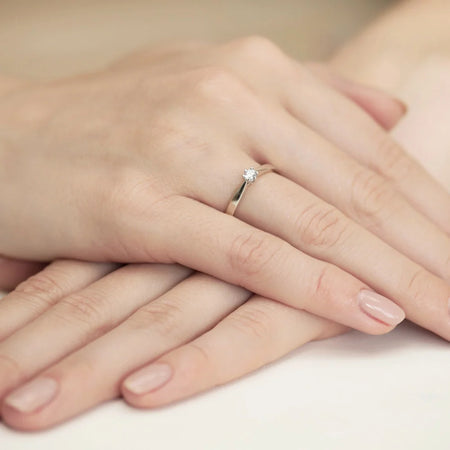 Diamantring zur Verlobung aus 585er Weißgold
